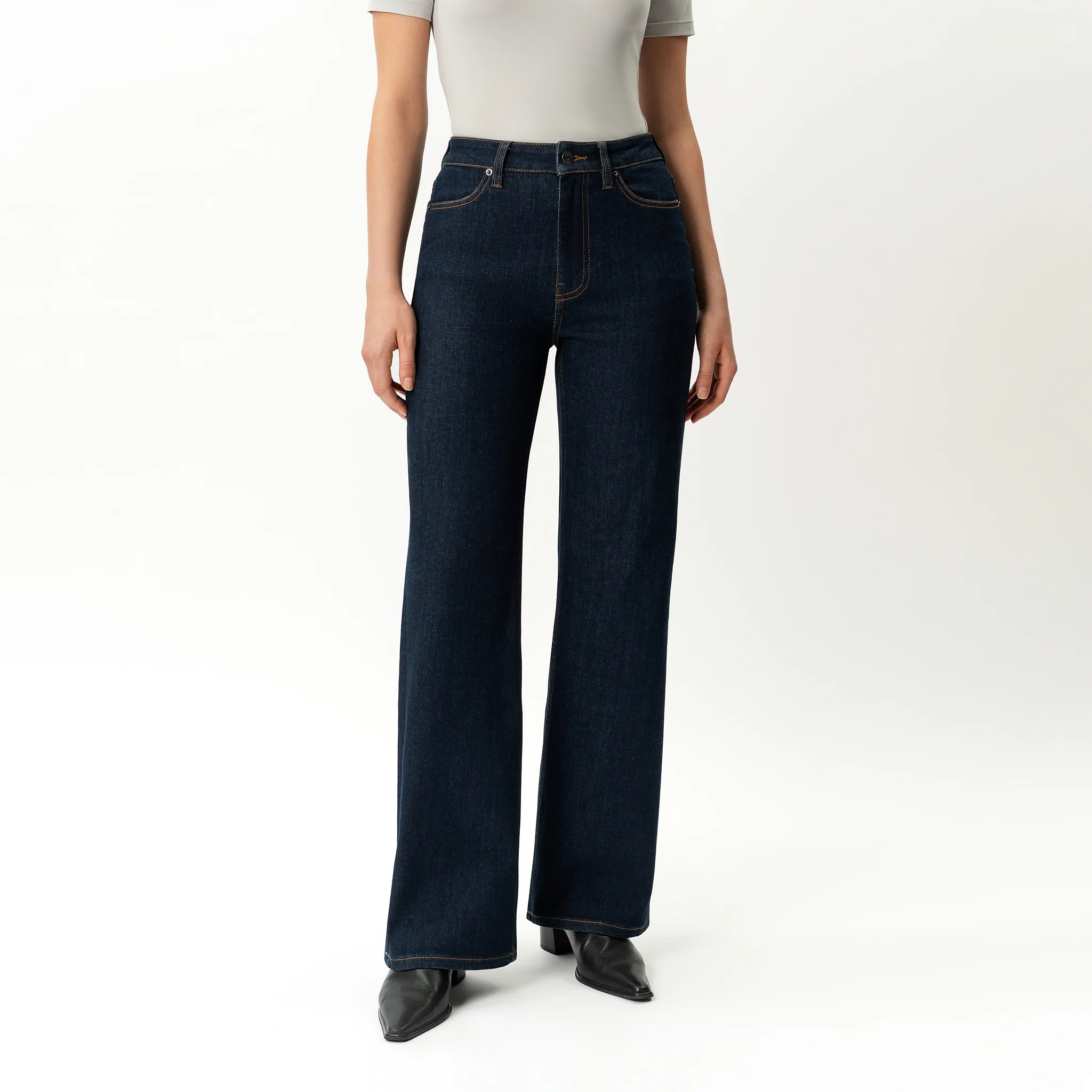 Relaxed ComfortDenim™ Jeans